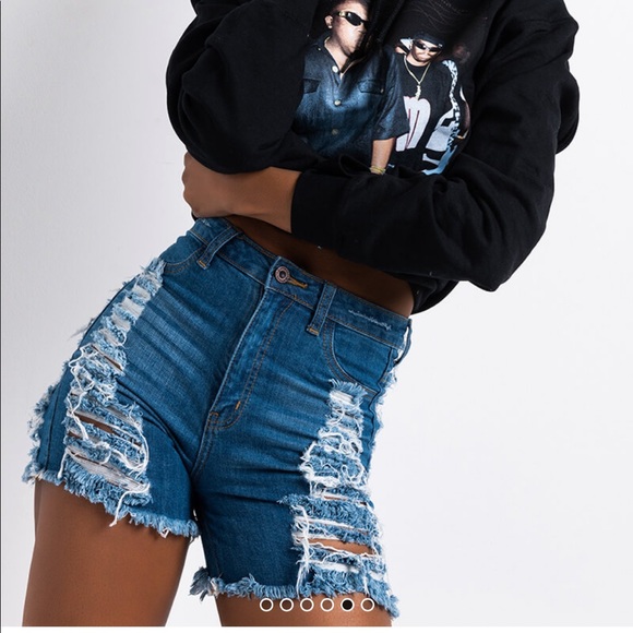 Fashion Nova Pants - 🍑Distressed Jean shorts